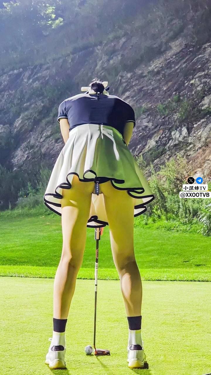 花50万整型美女主播变身猫女挑逗sm然后开插很是淫荡还放尿在丝袜上还舔尿
